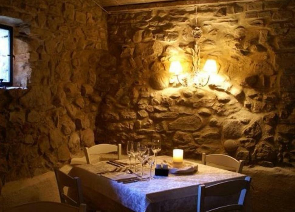 Castello Di Albereto Ξενοδοχείο Trarivi Εξωτερικό φωτογραφία