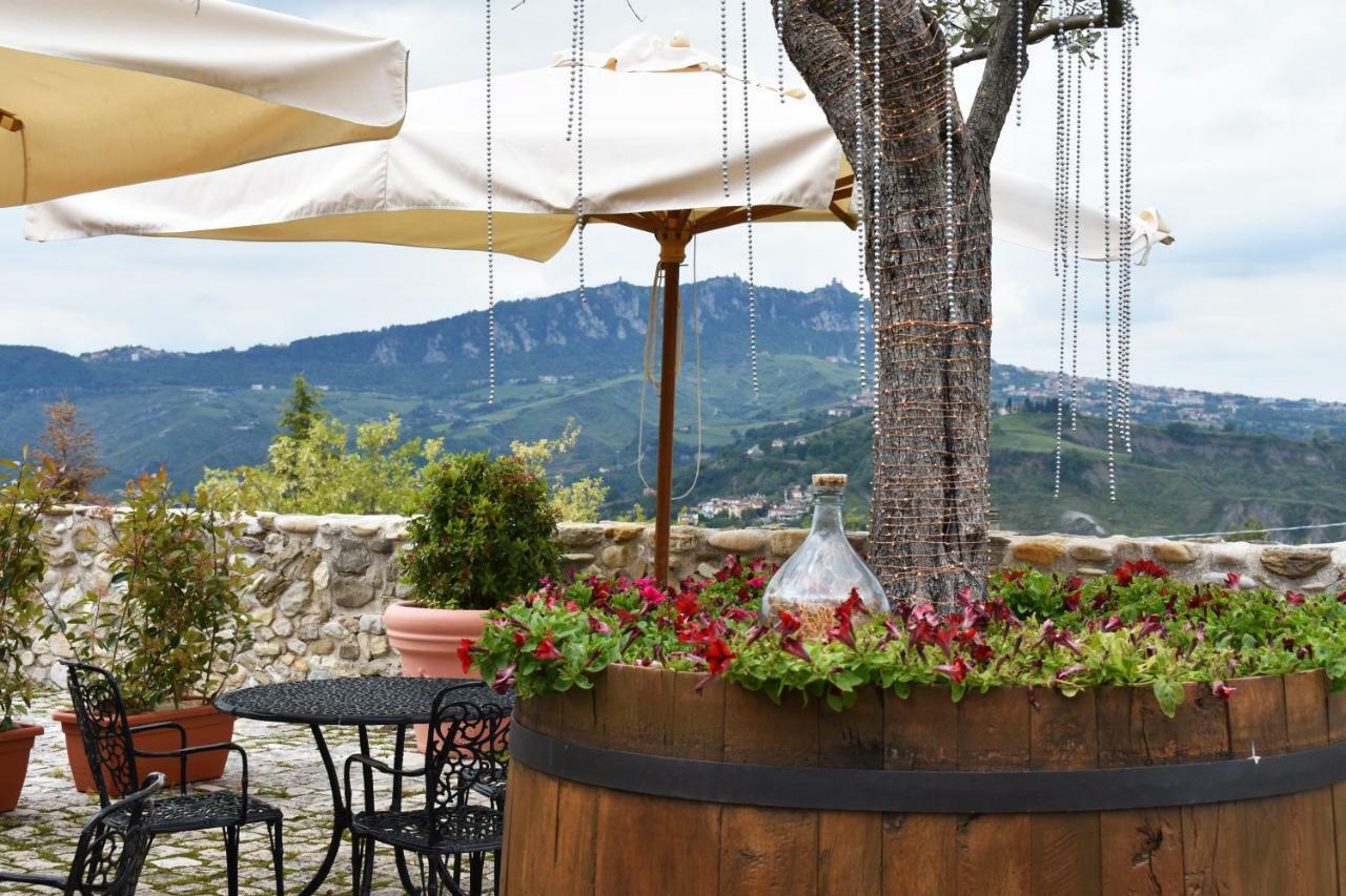 Castello Di Albereto Ξενοδοχείο Trarivi Εξωτερικό φωτογραφία