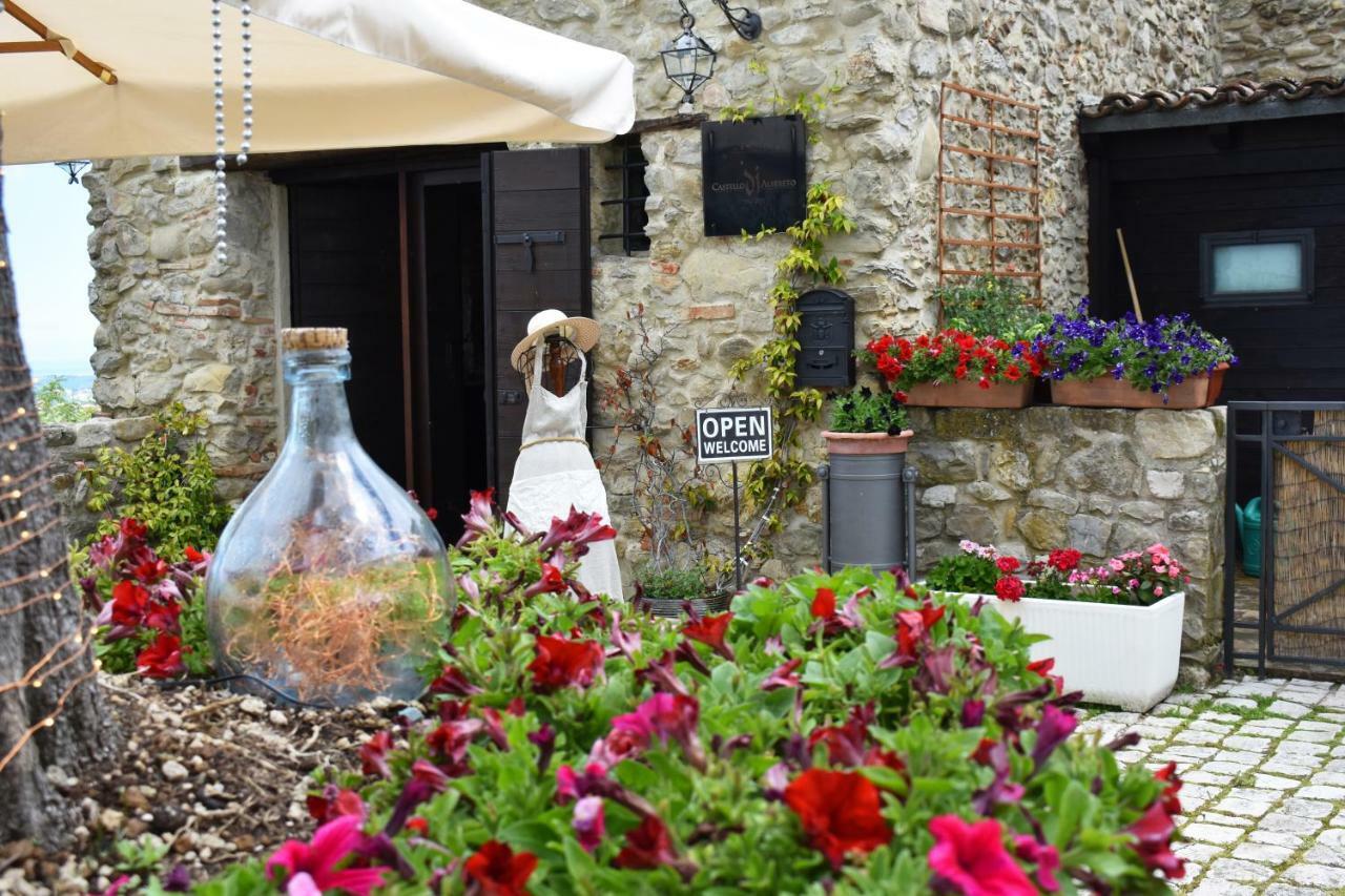 Castello Di Albereto Ξενοδοχείο Trarivi Εξωτερικό φωτογραφία